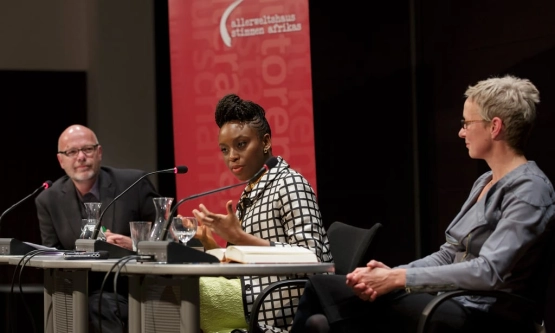 Chimamanda Ngozie Adichie (Nigeria/ USA) mit AMERICANAH